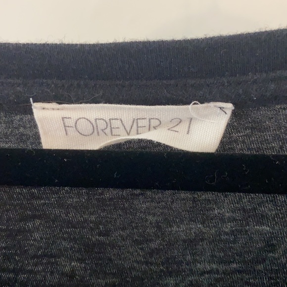 Forever 21 of black short sleeve T-shirt - Picture 2 of 4